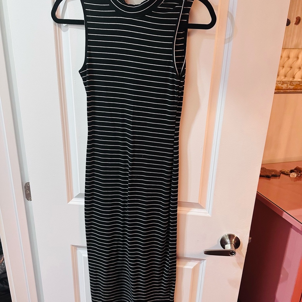 Black and White Striped Sleeveless Dress